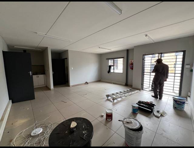 347M² WAREHOUSE TO LET IN STRIJDOMPARK